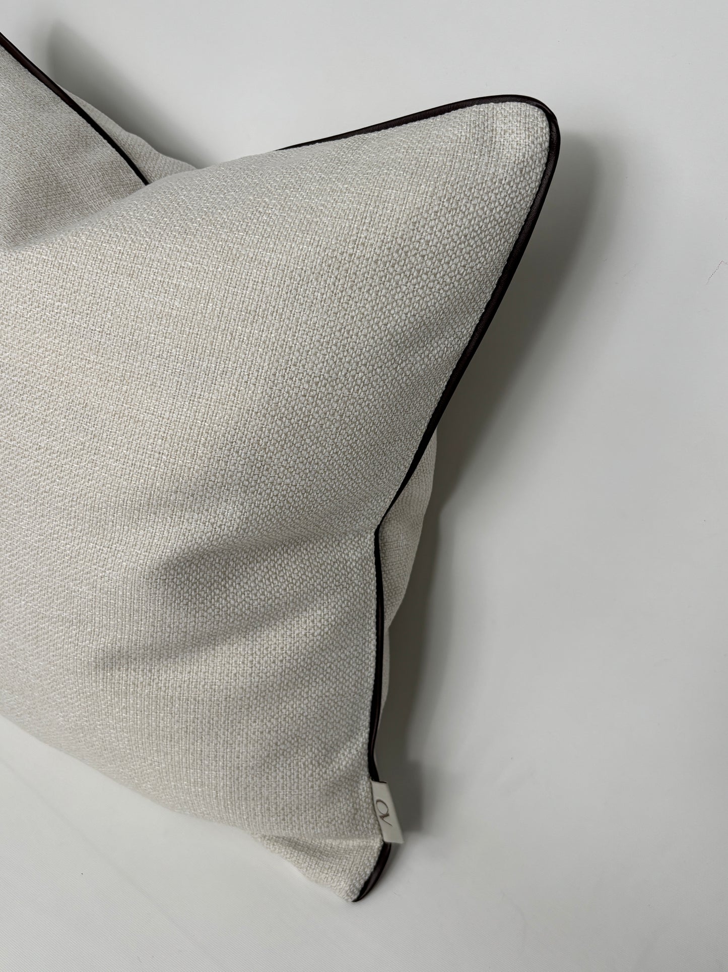 Keten, Kahverengi Suni Deri Biyeli Kırlent Kılıfı