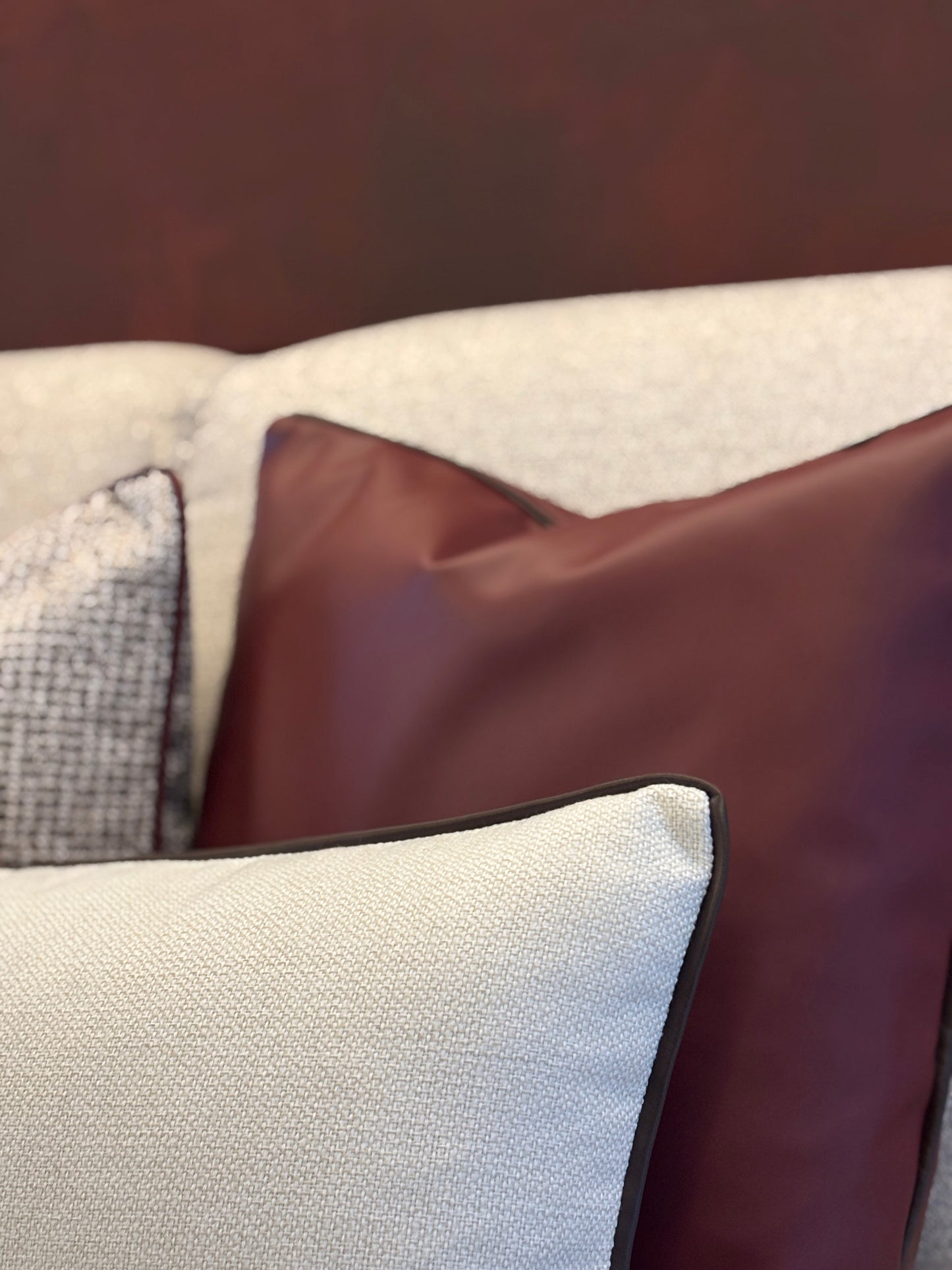 Keten, Kahverengi Suni Deri Biyeli Kırlent Kılıfı